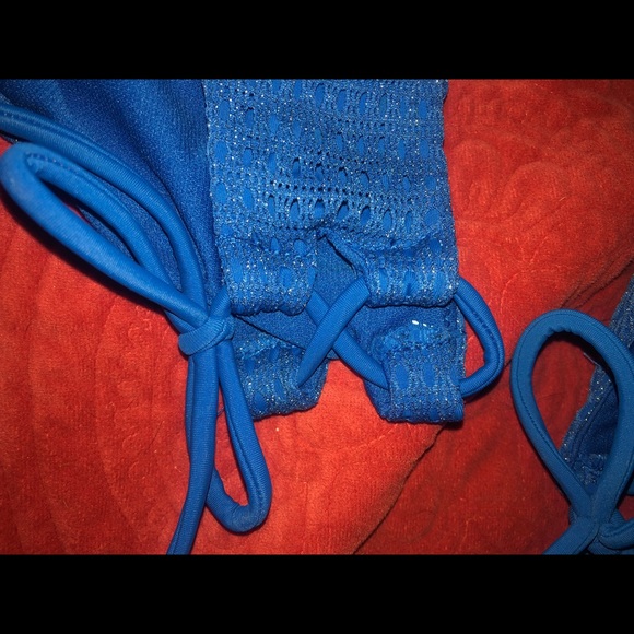 Bikini - Picture 3 of 5